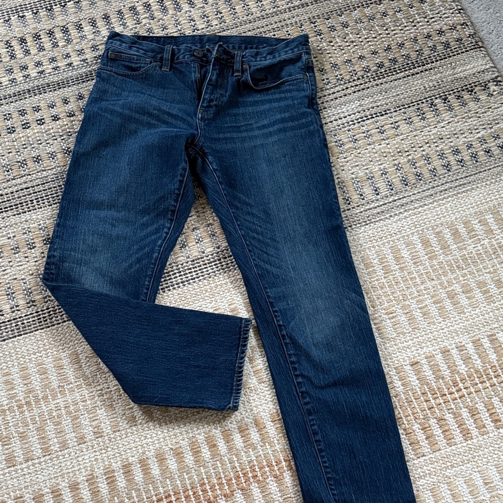 Brooks Brothers Dark Blue Straight Men's Jeans. Size 31W by 30L.